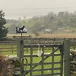 Rosie's Barn Lodge *