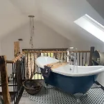 Rosie's Barn Lodge *